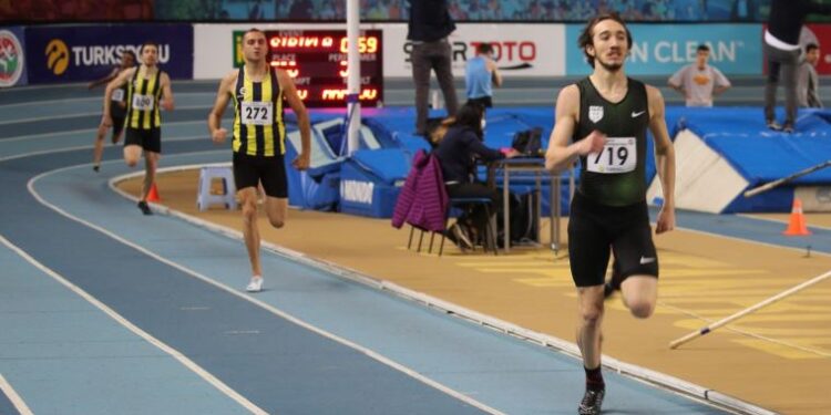 Milli atlet Berke Akçam rekorlara yeni yılda da devam ediyor