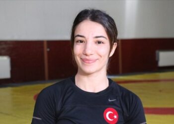 Kadın milli güreşçilerden Fransa’da 3 madalya