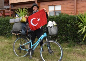 4 kıtada 13 ülkeyi ziyaret etti, Türkiye’ye hayran kaldı