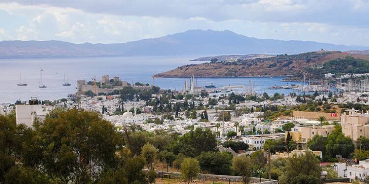 Bodrum’da ‘Halikarnas Balıkçısı Seyir Terası’ açıldı