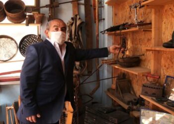 Köyünde oluşturduğu müzede geçmişin kültürünü sergiliyor