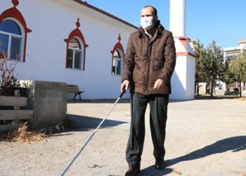 Görme engelli müezzin yaşam ve eğitim azmiyle örnek oluyor