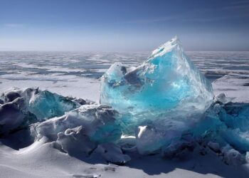 Bilim insanları buzdan ötegezegenlere buzdan robotlar göndermeyi planlıyor