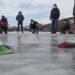 Buz tutan Kars Çayı’nda “curling” keyfi