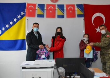 Mehmetçik’ten Bosna Hersek’teki bir okula Türkçe dershanesi