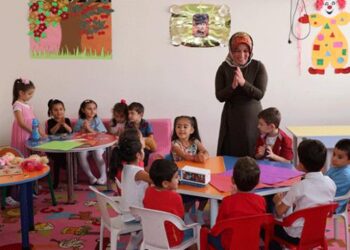 Ortaokul lise ve üniversiteyi dışarıdan bitirip 41 yaşında kreş öğretmeni oldu