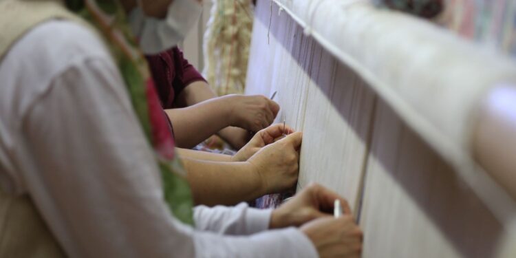 178 yıllık Osmanlı yadigarı fabrikada, Topkapı Sarayı’nın has oda halısı dokunuyor