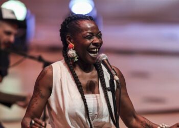 Türkiye’de iki konser verecek