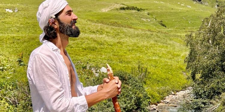 Gezgin Muammer Yılmaz 11 günde sadece su içerek yaptığı doğa yürüyüşüyle ilke imza attı