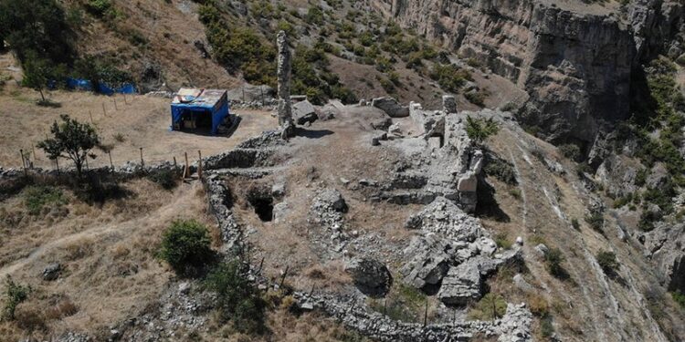 Gevhernik Kalesi’ndeki kazı bölgenin tarihine ışık tutacak
