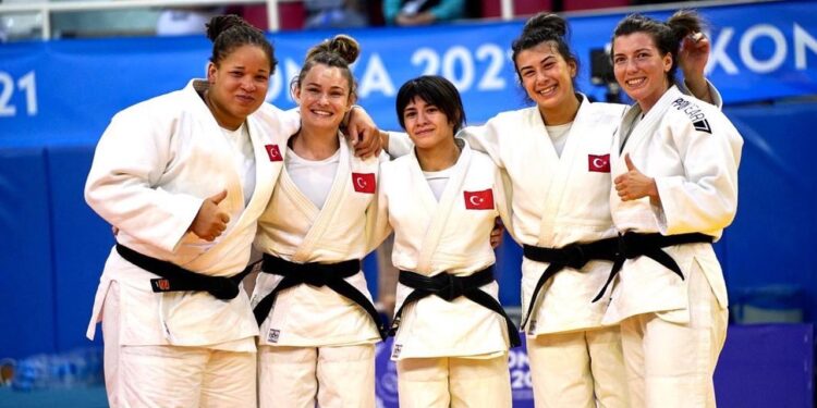 Judoda milli sporcular 2 madalya aldı