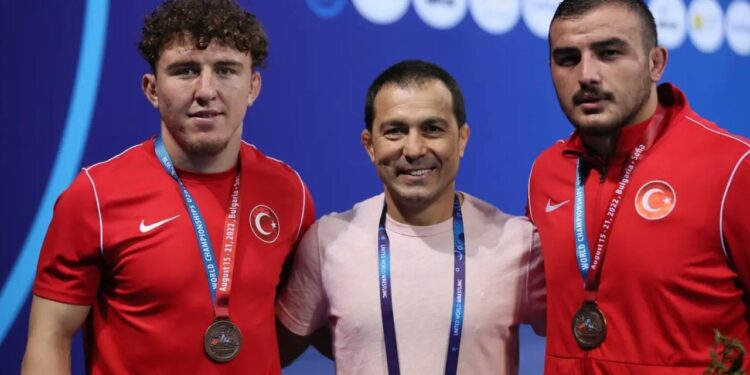 Milli sporculardan iki bronz madalya