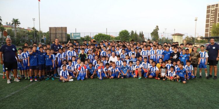 Akdeniz’de 1500 çocuk spor branşlarında eğitim aldı