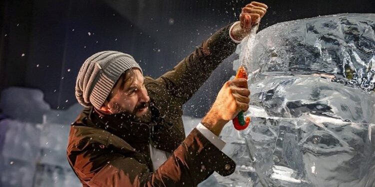 Türkiye’nin tek buz müzesi binlerce ziyaretçi ağırladı