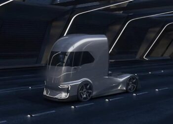 Türk mühendislerin tasarladığı kamyon Almanya’da yoğun ilgi gördü