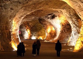 Iğdır’ın tuz mağaraları FPV dronla görüntülendi