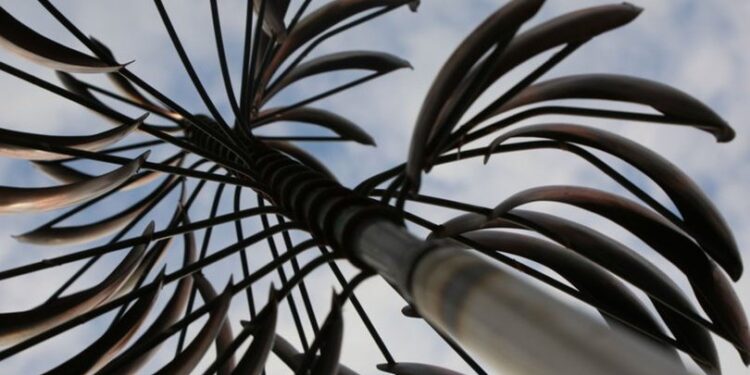 7 yıldır kinetik heykeller yapıyor