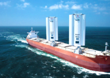 Rüzgar enerjisiyle çalışan kargo gemisi yelken açtı