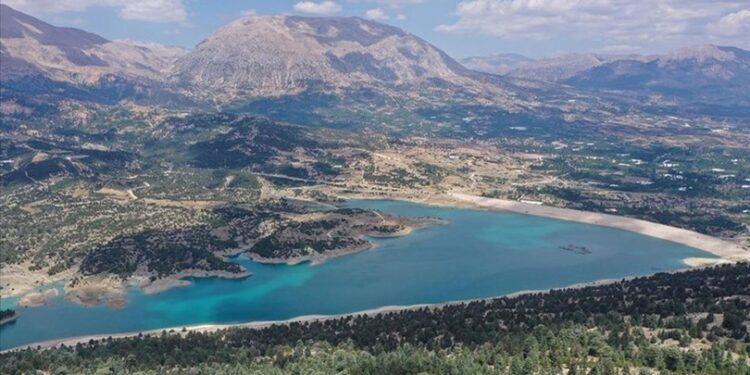 Uçarsu Şelalesi ve Yeşilgöl alternatif turizm rotası oldu