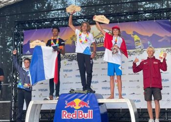 Milli yelkenci Artun Şenol dünya şampiyonu oldu