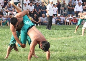 Uluslararası Altın Kemer Karakucak Güreşleri’nde Kenan Gör başpehlivan oldu