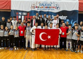 Milli sporculardan 26 madalya