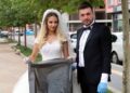 Dünya Temizlik Günü’nde gelinlik ve damatlıkla çöp topladılar