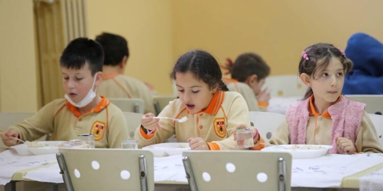 Okullarda ücretsiz yemek kapsamı genişliyor