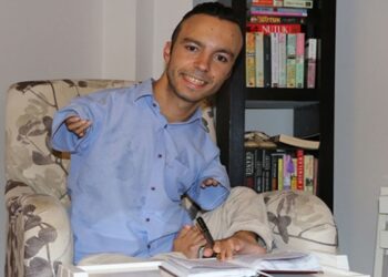 Bedensel engelli milli yüzücü ayaklarıyla hayat hikayesini yazdı