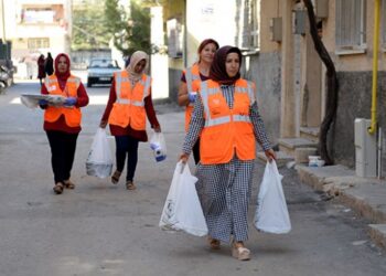 Yaşlı ve engellilerin sıkıntıları “şefkat timi”yle hafifliyor