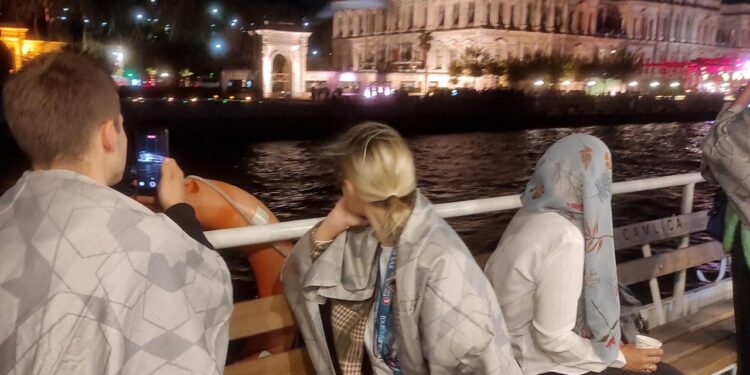 THY’den transit yolcularına “Tourİstanbul” projesi ile Boğaz turu