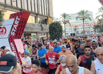 9 Eylül Uluslararası İzmir Yarı Maratonu koşuldu