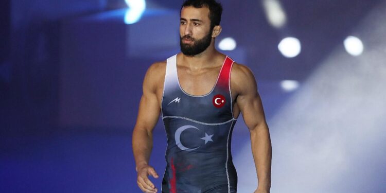 Milli güreşçi Burhan Akbudak Dünya Şampiyonası’nda finalde