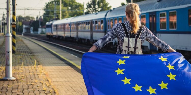 AB, gençlere Avrupa’da geçerli 35 bin tren bileti dağıtacak (Türkiye’den de başvurulabilecek)