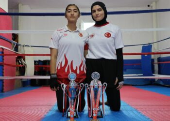 Kick boksta dünya şampiyonu kardeşlerin hedefi hep zirvede kalmak