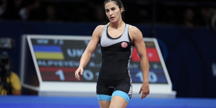 Milli sporcu Buse Tosun Çavuşoğlu beşinci oldu