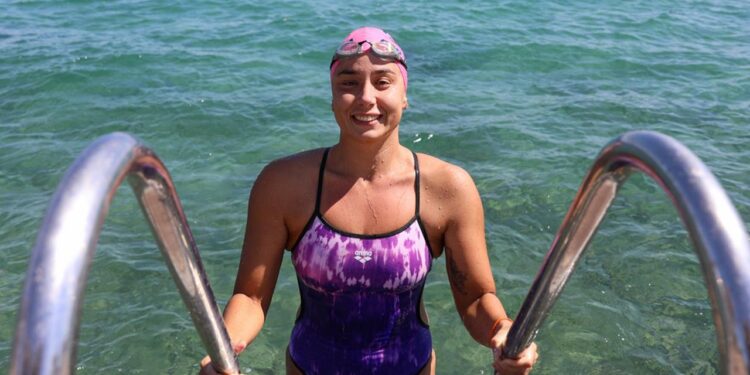 Ultra maraton yüzücüsü Bengisu Avcı “7 Okyanus” için hazırlanıyor