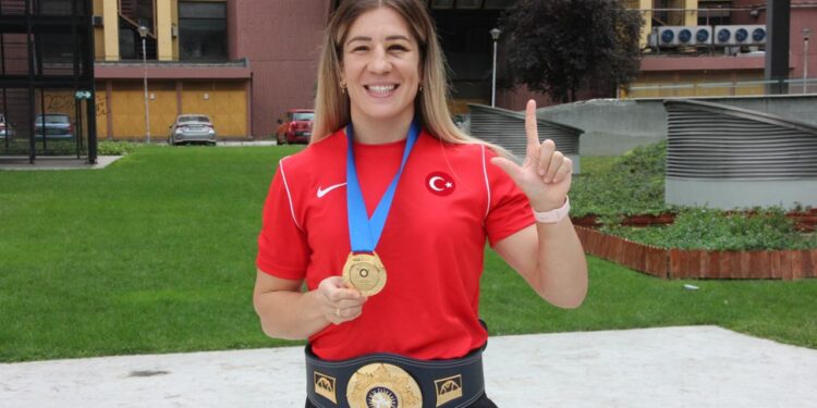 İlklerin güreşçisi Yasemin Adar Yiğit’ten kadınlara mesaj