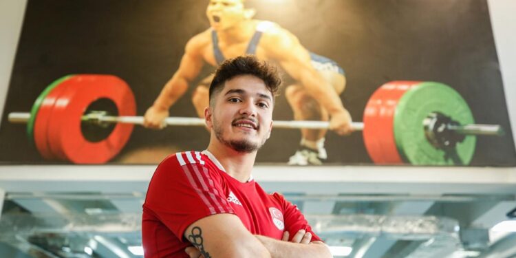Milli halterci Muhammed Furkan rekor peşinde