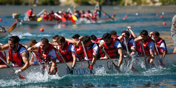 Uluslararası Rumkale Su Sporları Festivali Gaziantep devam ediyor