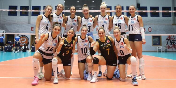 PTT Spor Kadın Voleybol Takımı namağlup Balkan şampiyonu