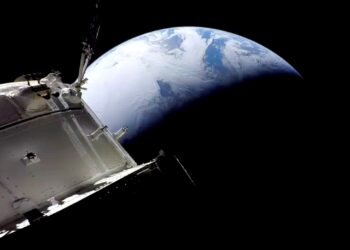 Orion, Ay’ın yörüngesinden Dünya’ya döndü