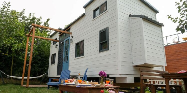 Tiny House’lar kendi enerjisini üretiyor, kirli suyu arıtıyor