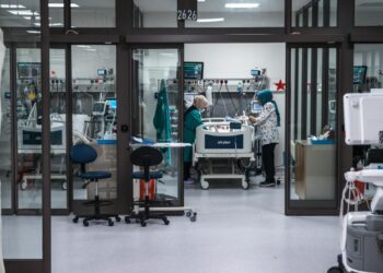 Hasta minik kalpler için 7/24 nöbetteler