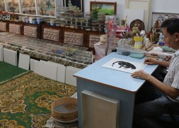 Doğal taşlar Hüseyin Çoban’ın ellerinde sanat eserine dönüşüyor