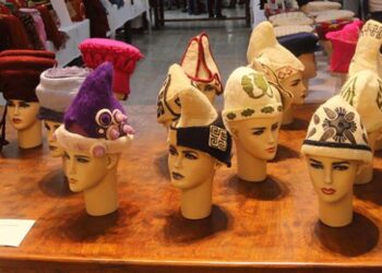 Asırlık şapkalar gün yüzüne çıktı