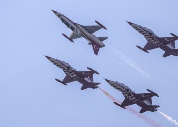 Türk Yıldızları Dünya Göçebe Oyunları’nda gösteri uçuşu yaptı