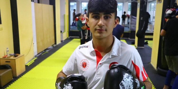 Muaythai sporcusu Cihan Doğu’nun hedefi dünya şampiyonluğu