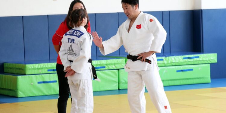 Milli judocular Japon antrenör ile büyük başarıların geleceğine inanıyor