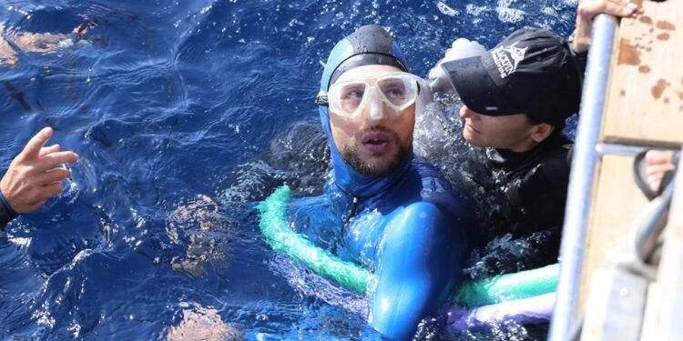 Hırvat sporcu Klovar Antalya’da serbest dalış dünya rekoru kırdı